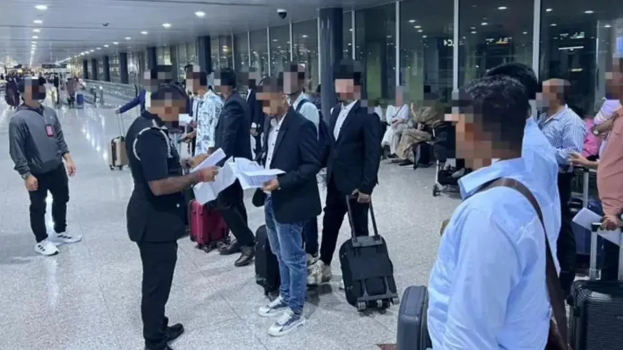 কেএলআই বিমানবন্দরে ভিসা জটিলতায় ২৬ বাংলাদেশি আটক
